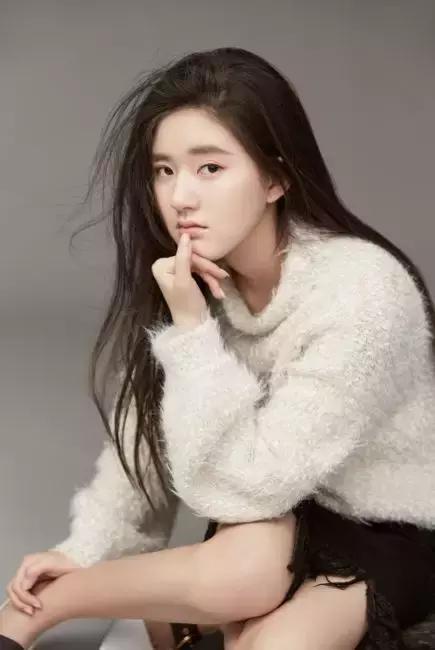 赵露思现状 网红大鹅陈妍染,现状碰撞，娱乐圈新焦点